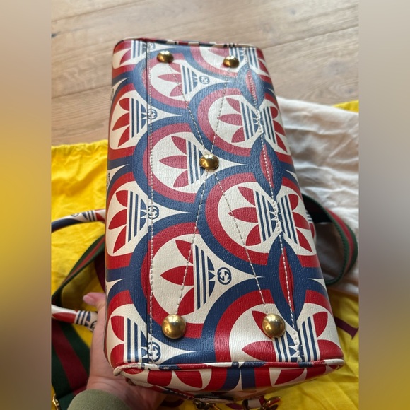 Gucci X Adidas Women's Red and Blue Graphic Satchel or Crossbody mini - Picture 5 of 15